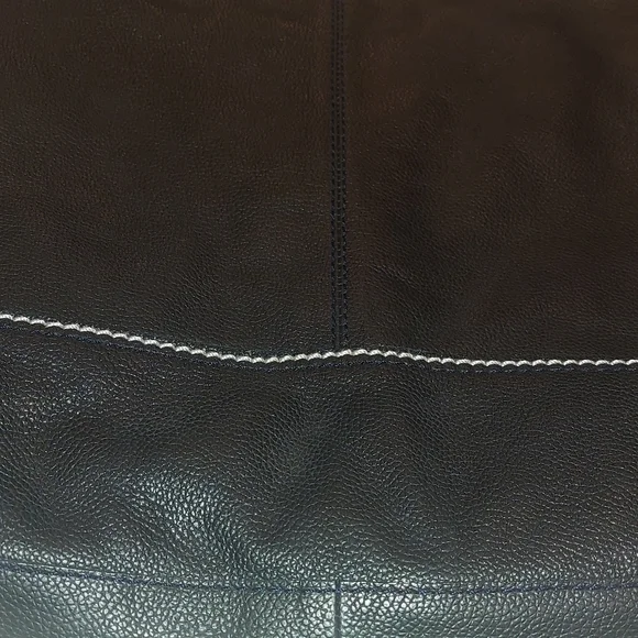 BORN Black Shoulder Bag - Picture 4 of 4